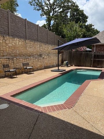 3912 Sovereign Drive, Bedford, TX 76021