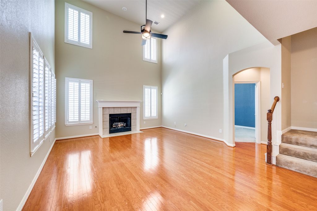 3912 Sovereign Drive, Bedford, TX 76021