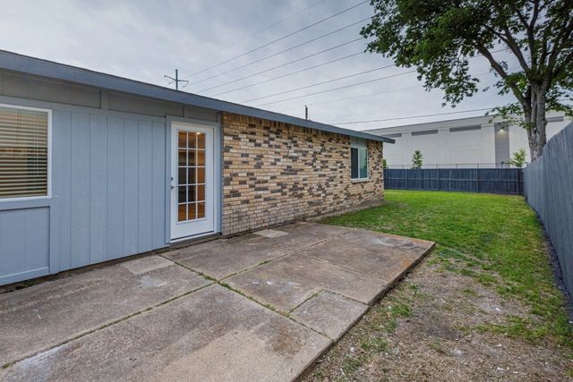 3029 Weather Vane Lane, Dallas, TX 75228