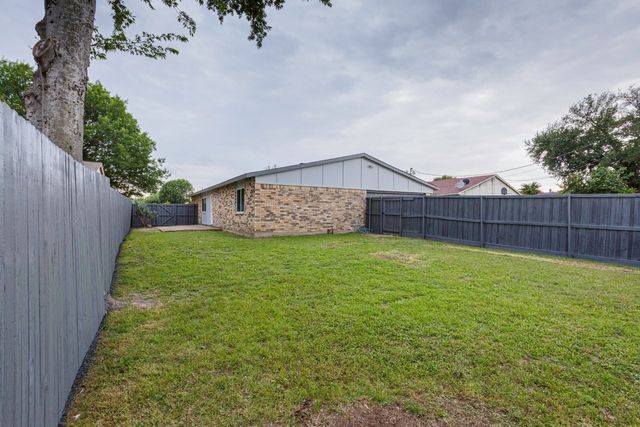 3029 Weather Vane Lane, Dallas, TX 75228