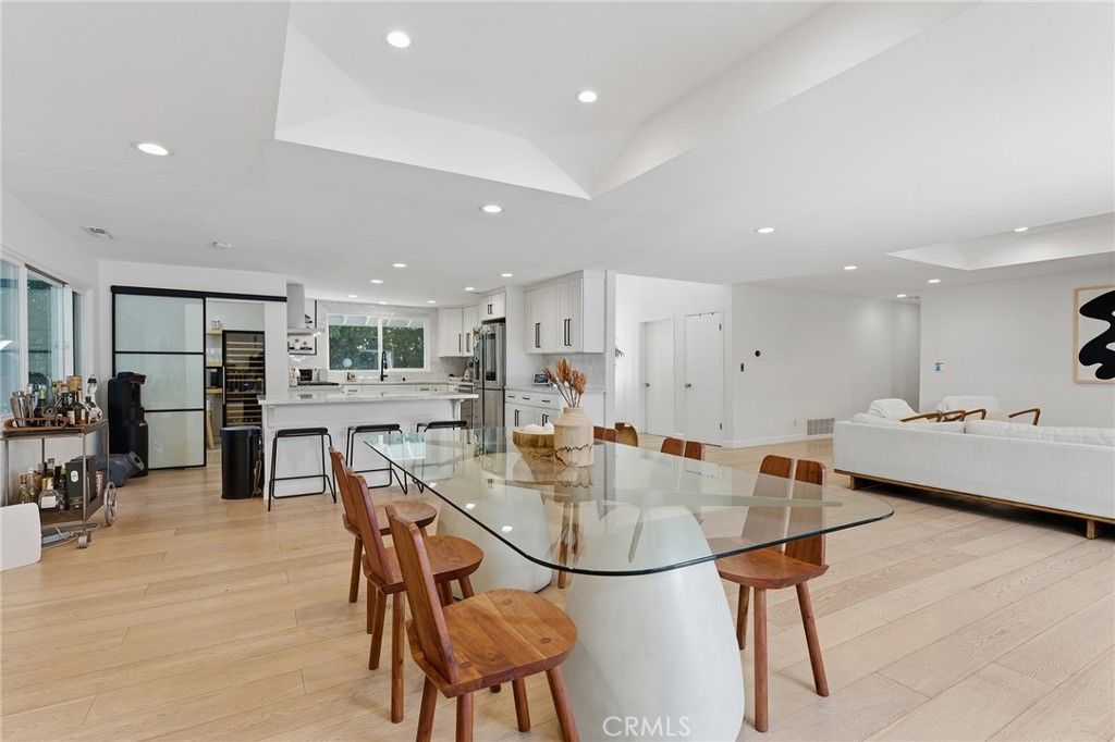 Image 15 of property listing at 20183 Allentown Drive, Woodland Hills, CA 91364