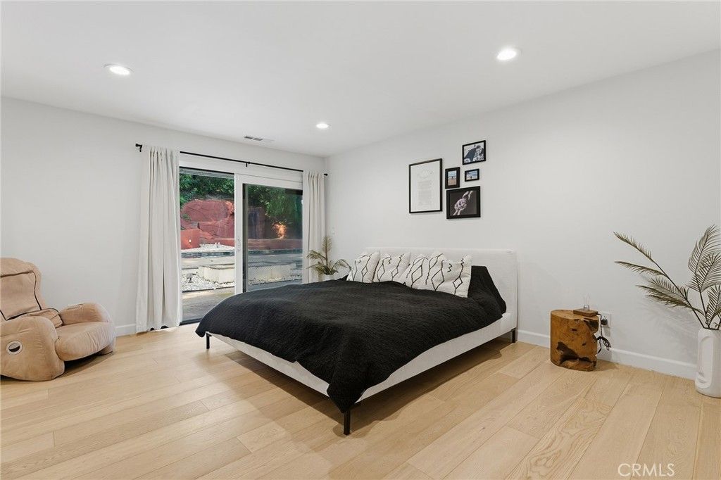 Image 21 of property listing at 20183 Allentown Drive, Woodland Hills, CA 91364