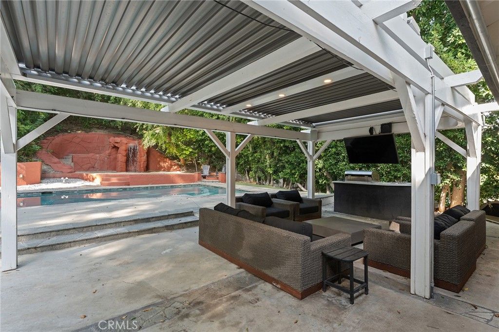 Image 40 of property listing at 20183 Allentown Drive, Woodland Hills, CA 91364