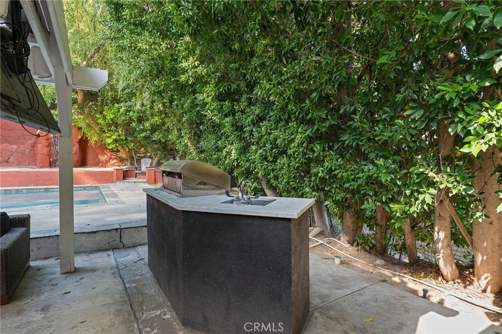 Image 41 of property listing at 20183 Allentown Drive, Woodland Hills, CA 91364