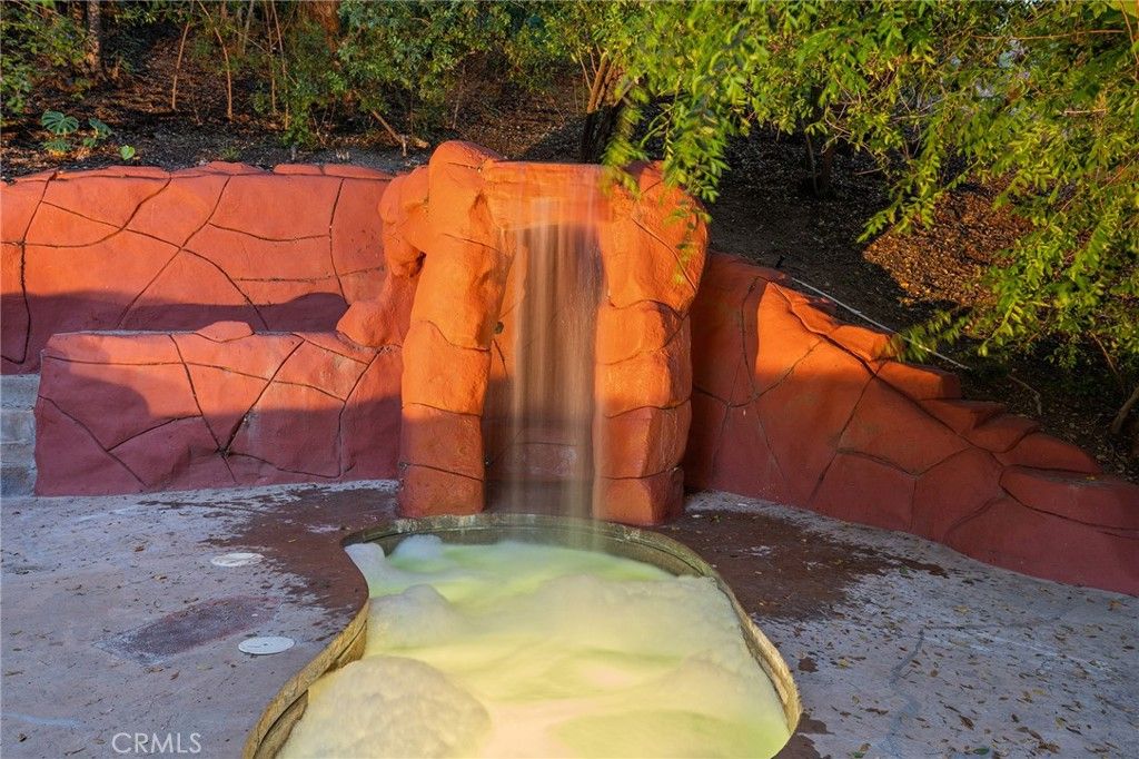 Image 44 of property listing at 20183 Allentown Drive, Woodland Hills, CA 91364