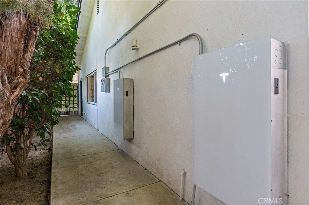 Image 52 of property listing at 20183 Allentown Drive, Woodland Hills, CA 91364