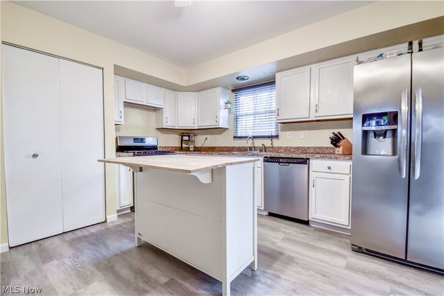 9925 Aldridge Drive, Columbia Station, OH 44028