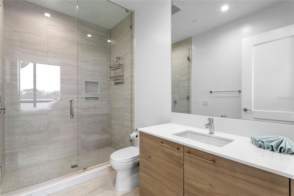 Image 31 of property listing at 2103 BAYSHORE BOULEVARD 504, Tampa, FL 33606