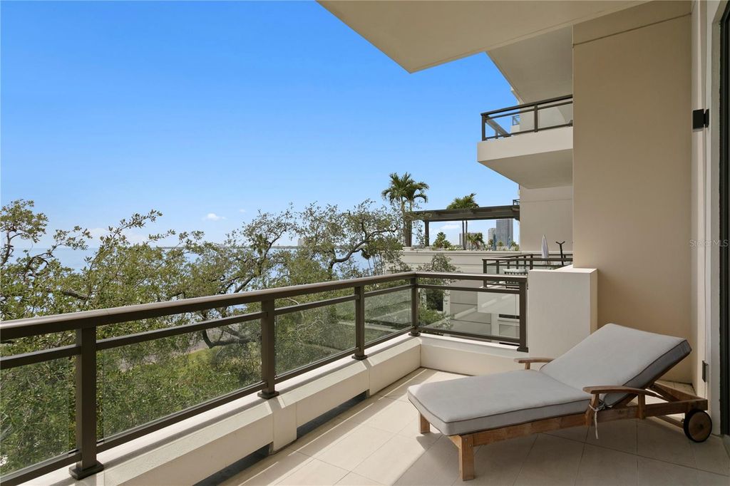 Image 33 of property listing at 2103 BAYSHORE BOULEVARD 504, Tampa, FL 33606