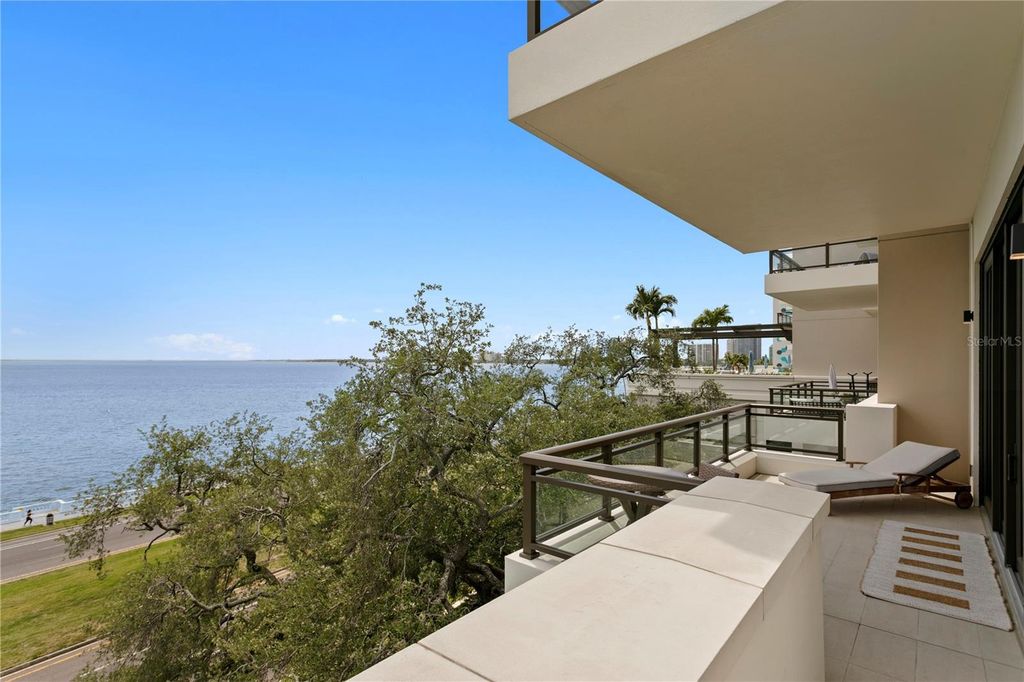 Image 35 of property listing at 2103 BAYSHORE BOULEVARD 504, Tampa, FL 33606
