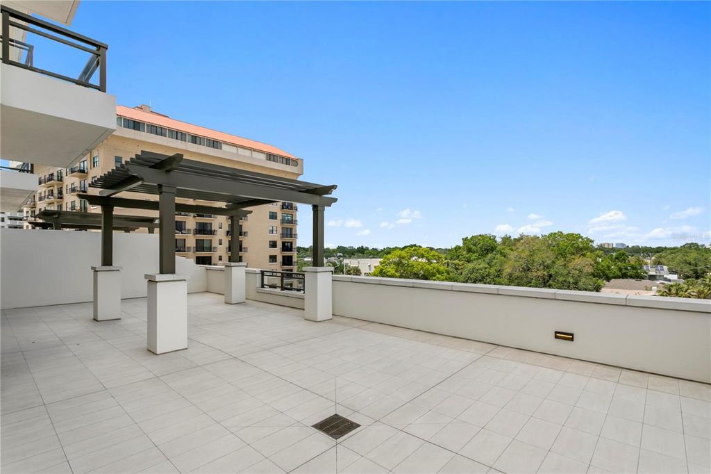 Image 38 of property listing at 2103 BAYSHORE BOULEVARD 504, Tampa, FL 33606