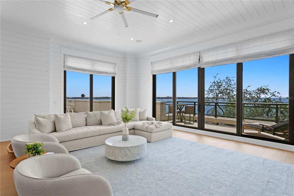Image 5 of property listing at 2103 BAYSHORE BOULEVARD 504, Tampa, FL 33606