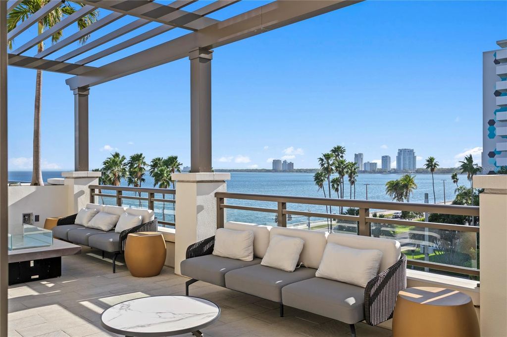 Image 45 of property listing at 2103 BAYSHORE BOULEVARD 504, Tampa, FL 33606