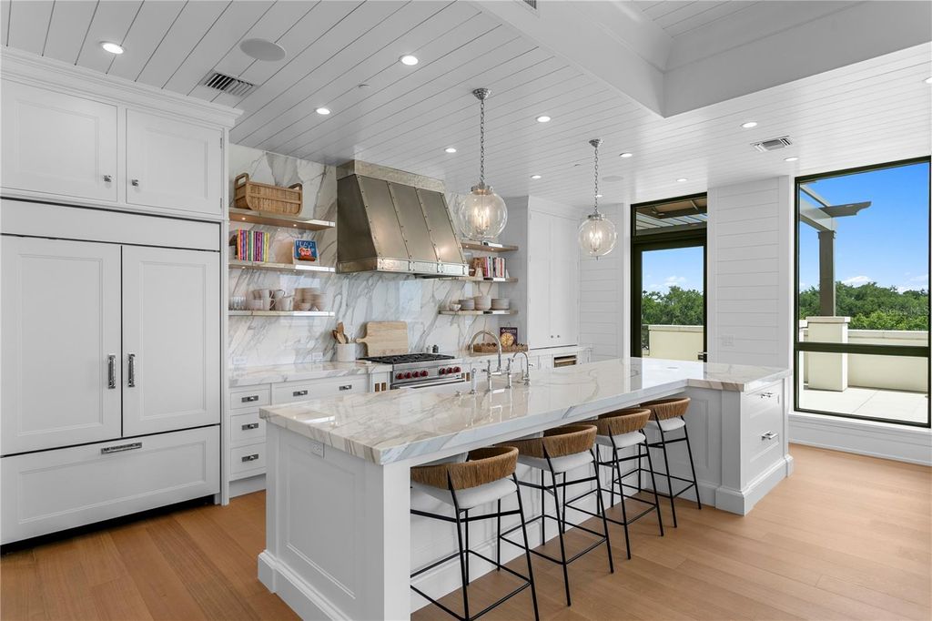 Image 10 of property listing at 2103 BAYSHORE BOULEVARD 504, Tampa, FL 33606
