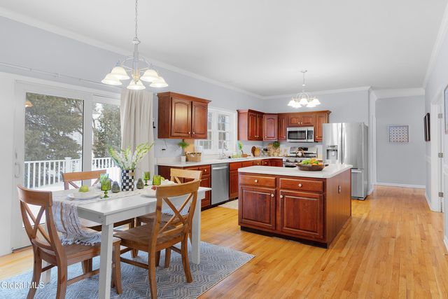 18 Dublin Drive, Niskayuna, NY 12309