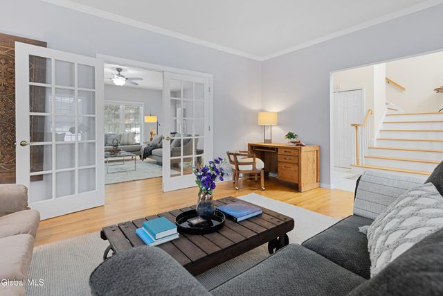 18 Dublin Drive, Niskayuna, NY 12309