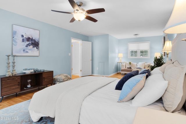 18 Dublin Drive, Niskayuna, NY 12309