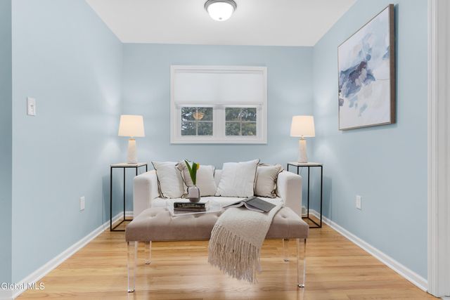 18 Dublin Drive, Niskayuna, NY 12309