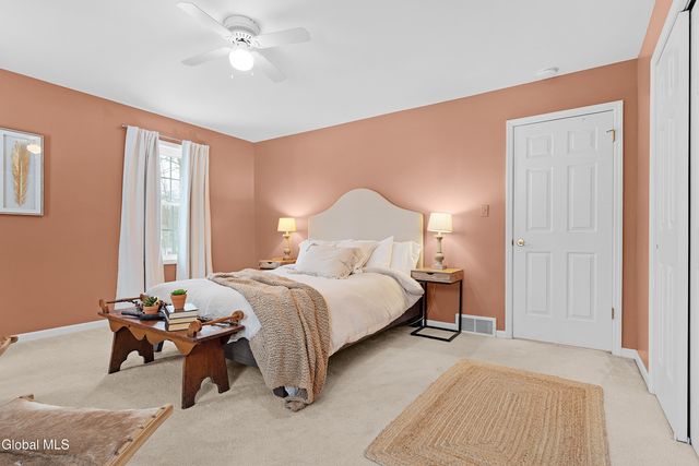 18 Dublin Drive, Niskayuna, NY 12309