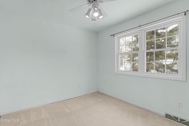 18 Dublin Drive, Niskayuna, NY 12309