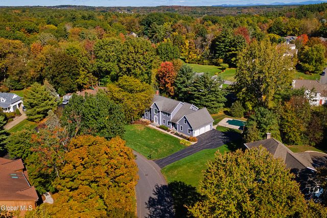 18 Dublin Drive, Niskayuna, NY 12309