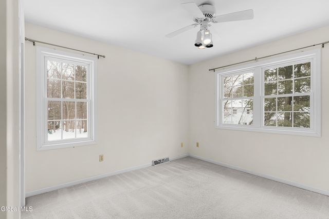 18 Dublin Drive, Niskayuna, NY 12309