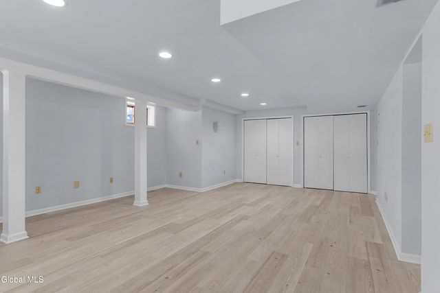 18 Dublin Drive, Niskayuna, NY 12309