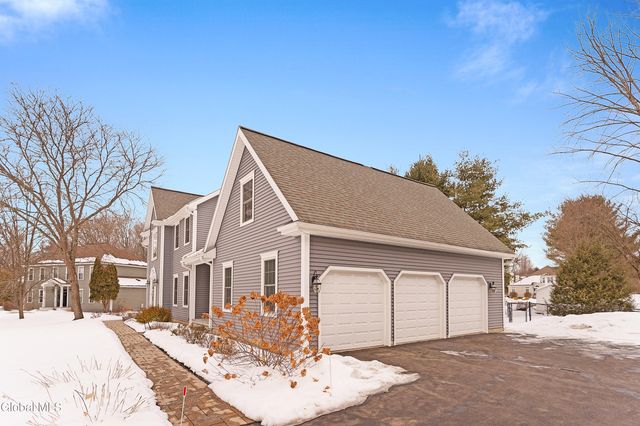 18 Dublin Drive, Niskayuna, NY 12309