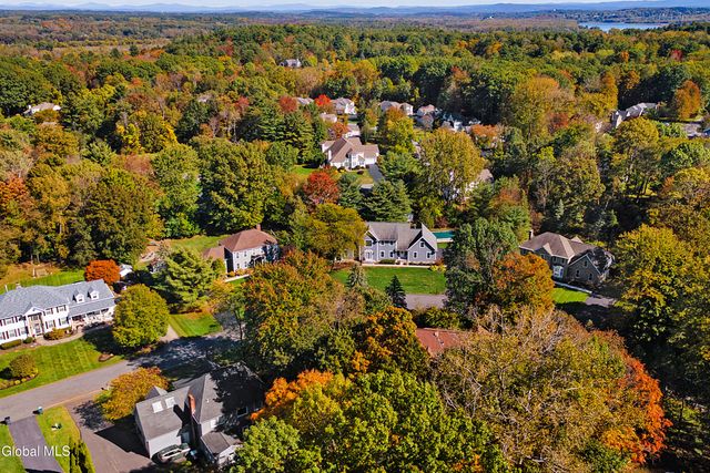 18 Dublin Drive, Niskayuna, NY 12309