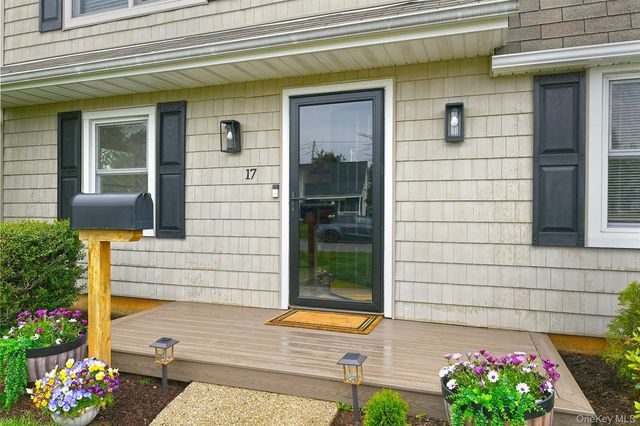 17 Ring Lane, Levittown, NY 11756