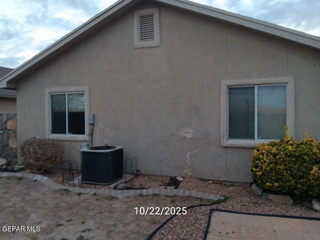 1822 SHREYA Street, El Paso, TX 79928