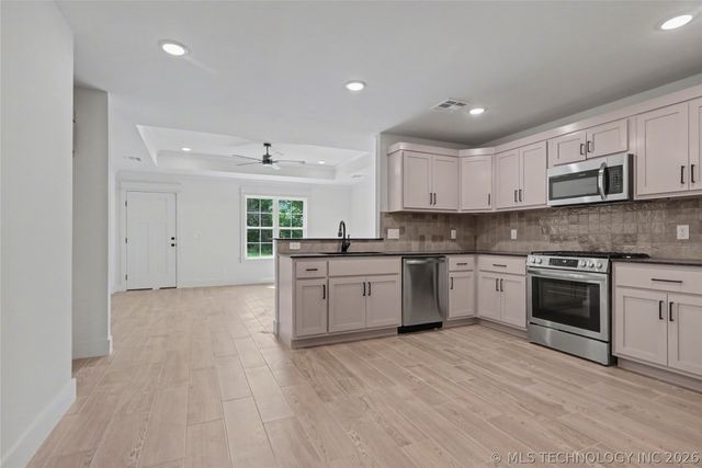 831 S Wood Street, Pryor, OK 74361