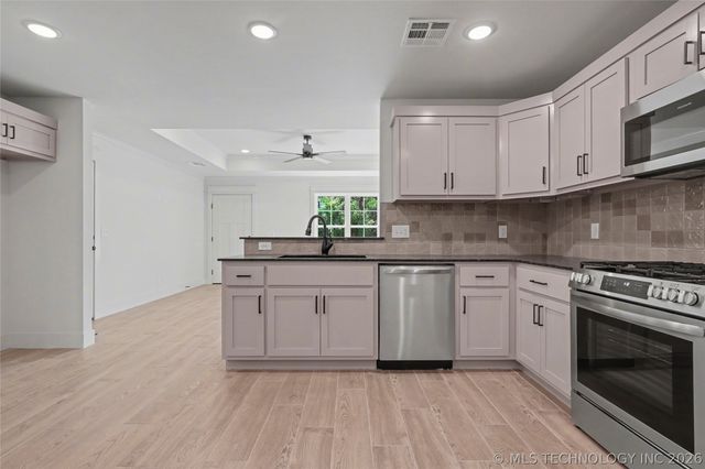 831 S Wood Street, Pryor, OK 74361