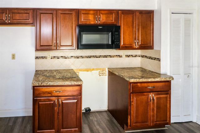 582 RIDGEWOOD STREET NW, Port Charlotte, FL 33952