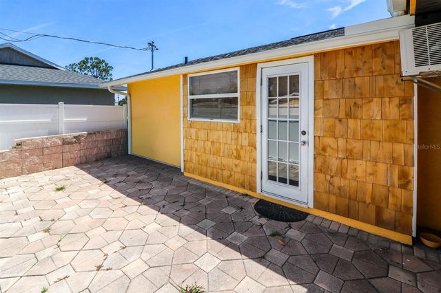 582 RIDGEWOOD STREET NW, Port Charlotte, FL 33952