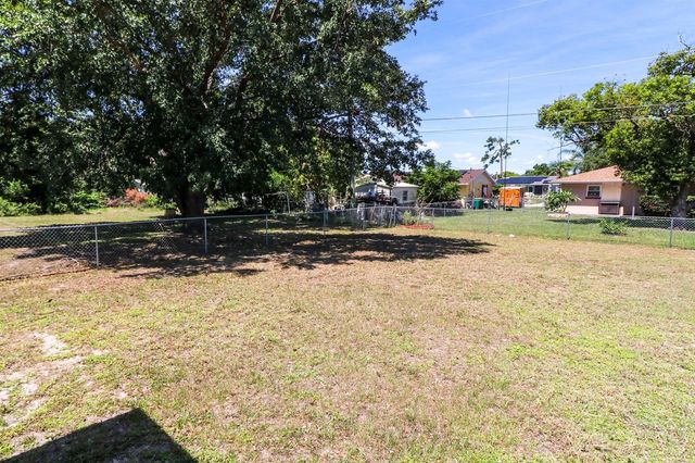 582 RIDGEWOOD STREET NW, Port Charlotte, FL 33952