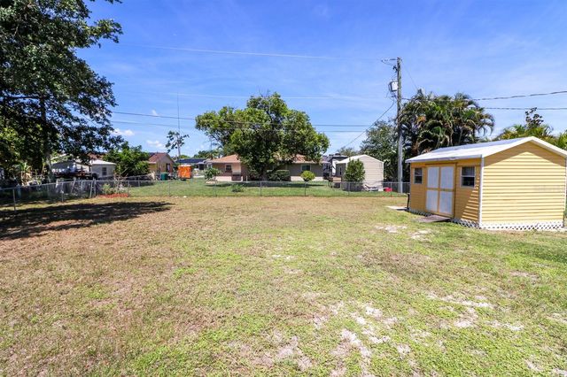 582 RIDGEWOOD STREET NW, Port Charlotte, FL 33952