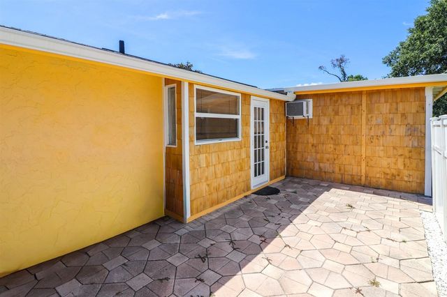 582 RIDGEWOOD STREET NW, Port Charlotte, FL 33952