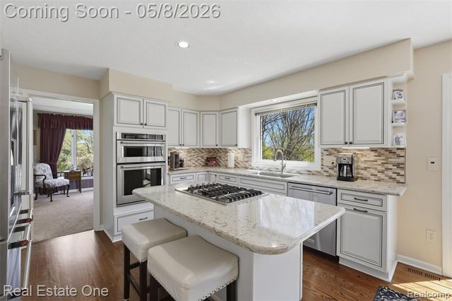 6514 Mountview Court, Brighton, MI 48116