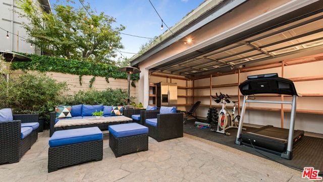 711 Huntley Dr, West Hollywood, CA 90069