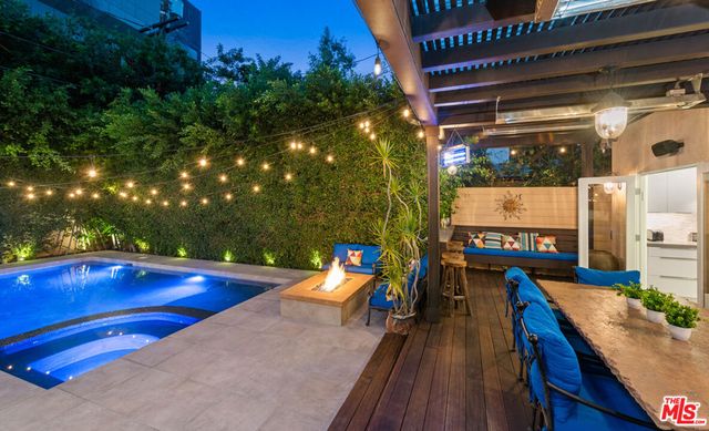 711 Huntley Dr, West Hollywood, CA 90069