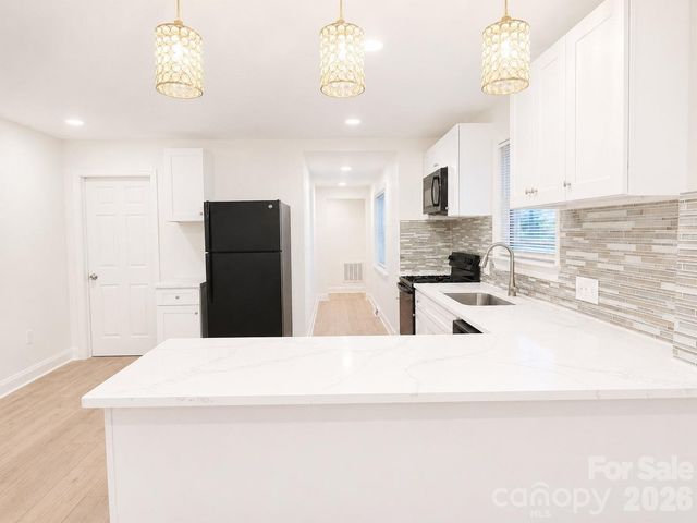 2007 Highland Street, Charlotte, NC 28208