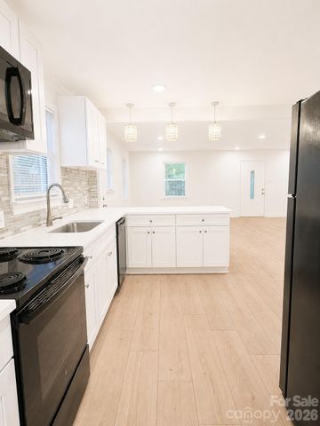 2007 Highland Street, Charlotte, NC 28208