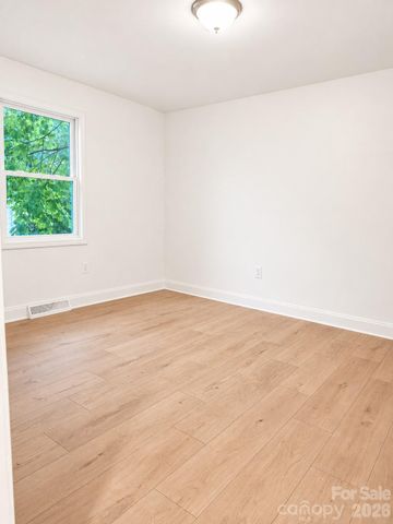 2007 Highland Street, Charlotte, NC 28208