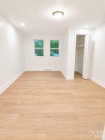 2007 Highland Street, Charlotte, NC 28208