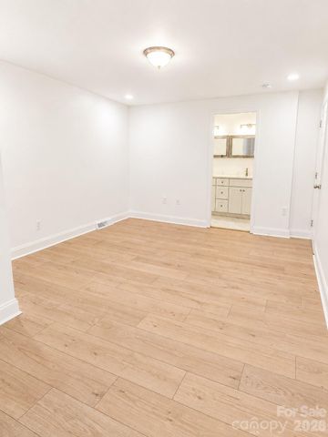 2007 Highland Street, Charlotte, NC 28208