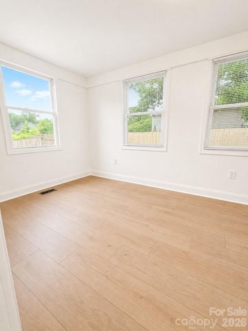 2007 Highland Street, Charlotte, NC 28208