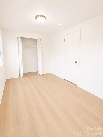 2007 Highland Street, Charlotte, NC 28208