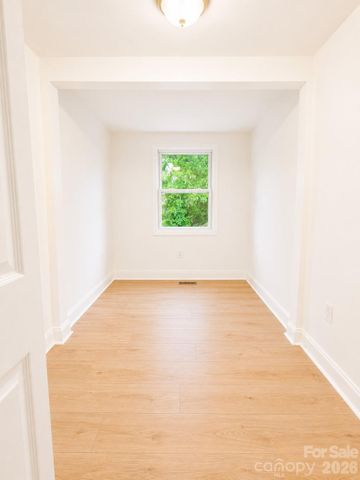 2007 Highland Street, Charlotte, NC 28208
