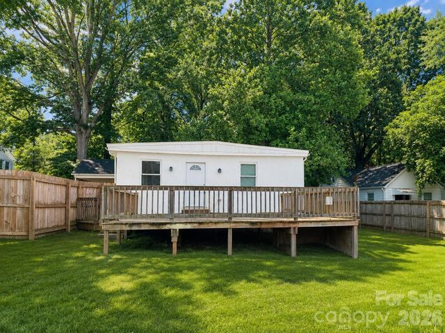 2007 Highland Street, Charlotte, NC 28208